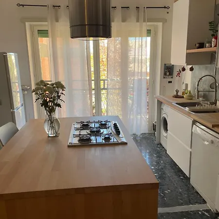 -100m Metro A- Balcony E Open Space